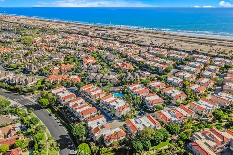 $1,450,000 | 19275 Brooktrail Lane, Huntington Beach, CA 92648