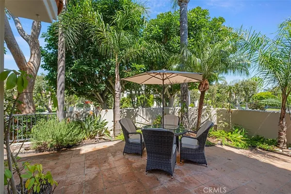 $1,450,000 | 19275 Brooktrail Lane, Huntington Beach, CA 92648