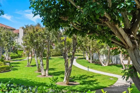 $1,450,000 | 19275 Brooktrail Lane, Huntington Beach, CA 92648