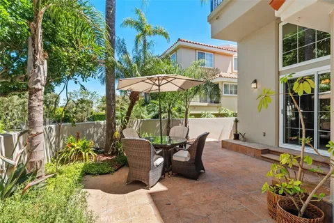 $1,450,000 | 19275 Brooktrail Lane, Huntington Beach, CA 92648