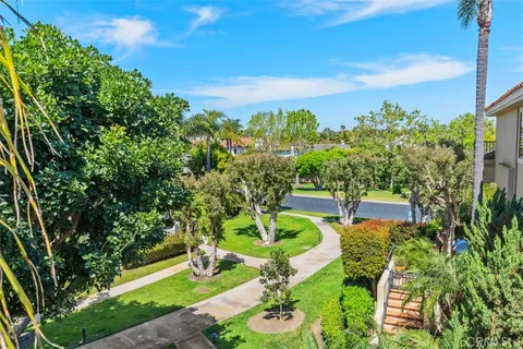 $1,450,000 | 19275 Brooktrail Lane, Huntington Beach, CA 92648
