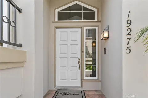 $1,450,000 | 19275 Brooktrail Lane, Huntington Beach, CA 92648