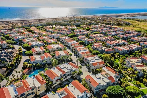 $1,450,000 | 19275 Brooktrail Lane, Huntington Beach, CA 92648
