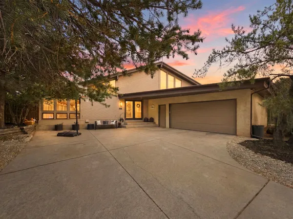 $749,000 | 208 Canada Way, White Rock, NM 87547