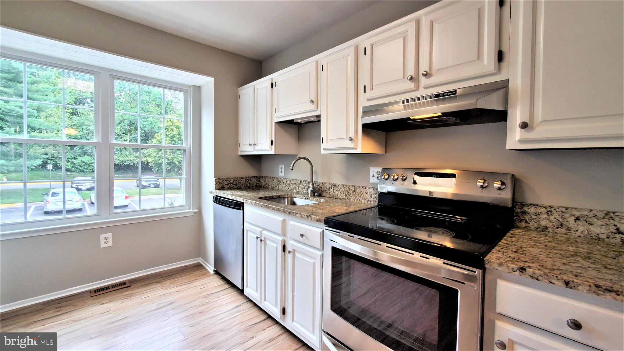 2324 Hunters Square Court Reston, VA 20191 - Photo 5 of 22