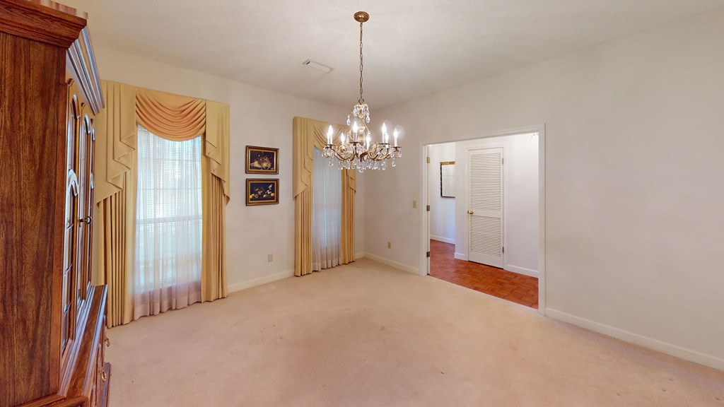 300 Riveredge Parkway Dothan, AL 36303 - Photo 7 of 28 Dining Room
