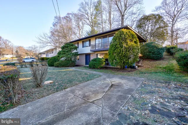 $3,000 | 13701 Arctic Avenue, Rockville, MD 20853