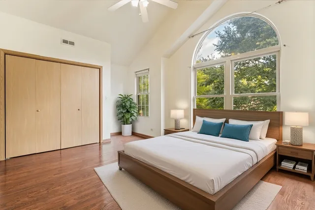 $300,000 | 6852 South Michigan Avenue, Chicago, IL 60637