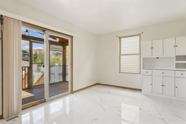 $300,000 | 6852 South Michigan Avenue, Chicago, IL 60637