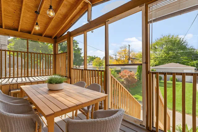 $300,000 | 6852 South Michigan Avenue, Chicago, IL 60637