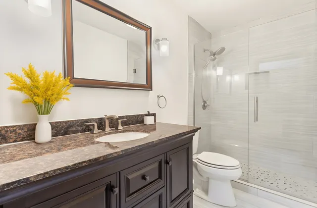 $300,000 | 6852 South Michigan Avenue, Chicago, IL 60637