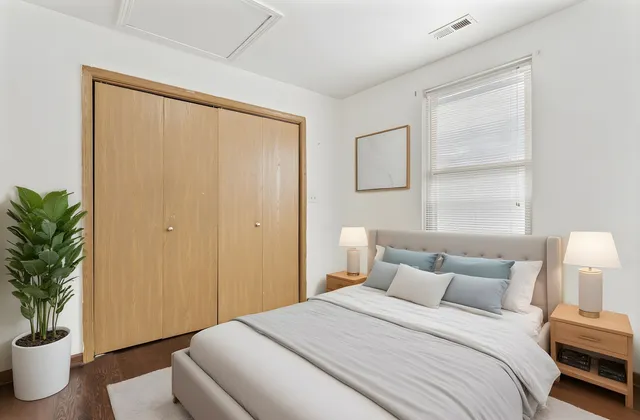 $300,000 | 6852 South Michigan Avenue, Chicago, IL 60637