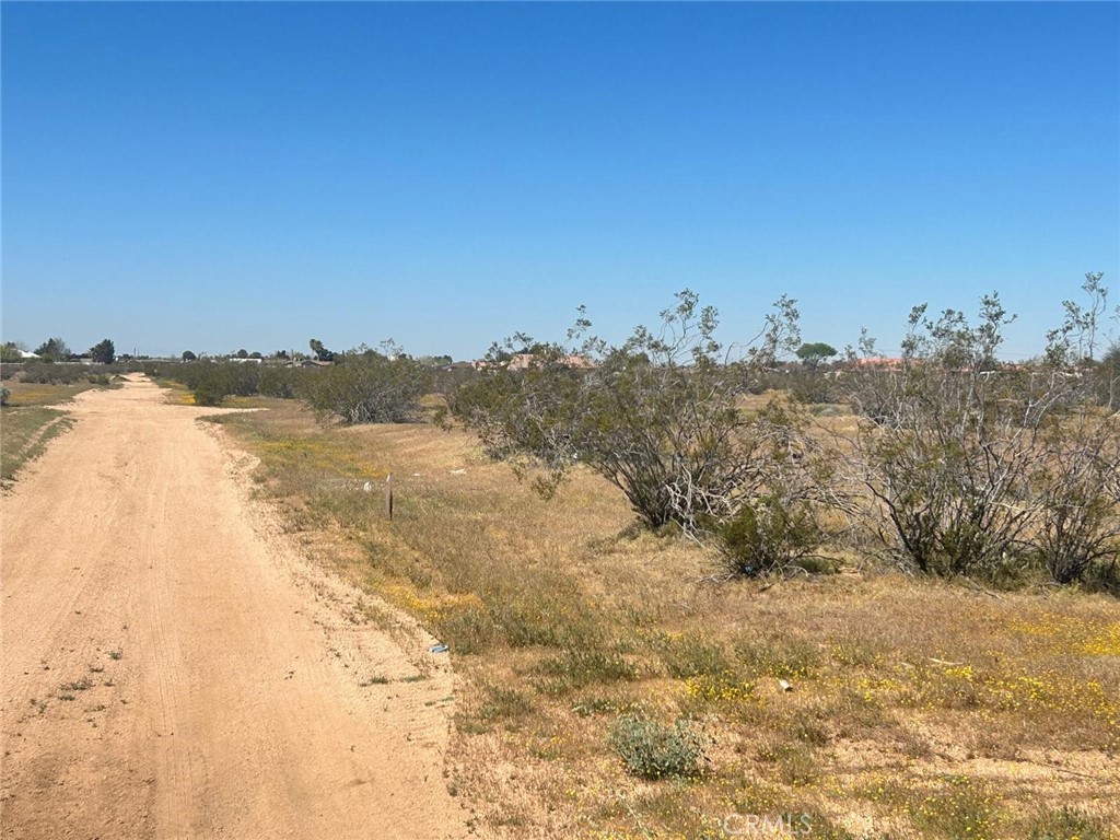 20 Matawan Road Apple Valley, CA 92308 - Photo 11 of 13 a view of ocean