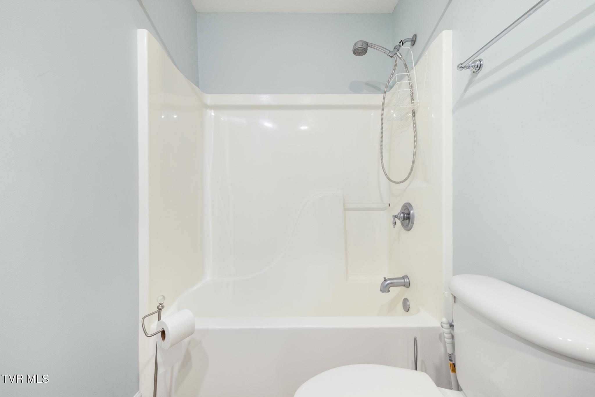 102 Ridgeview Meadows Drive Gray, TN 37615 - Photo 35 of 51 Upstairs Jack and Jill Bath