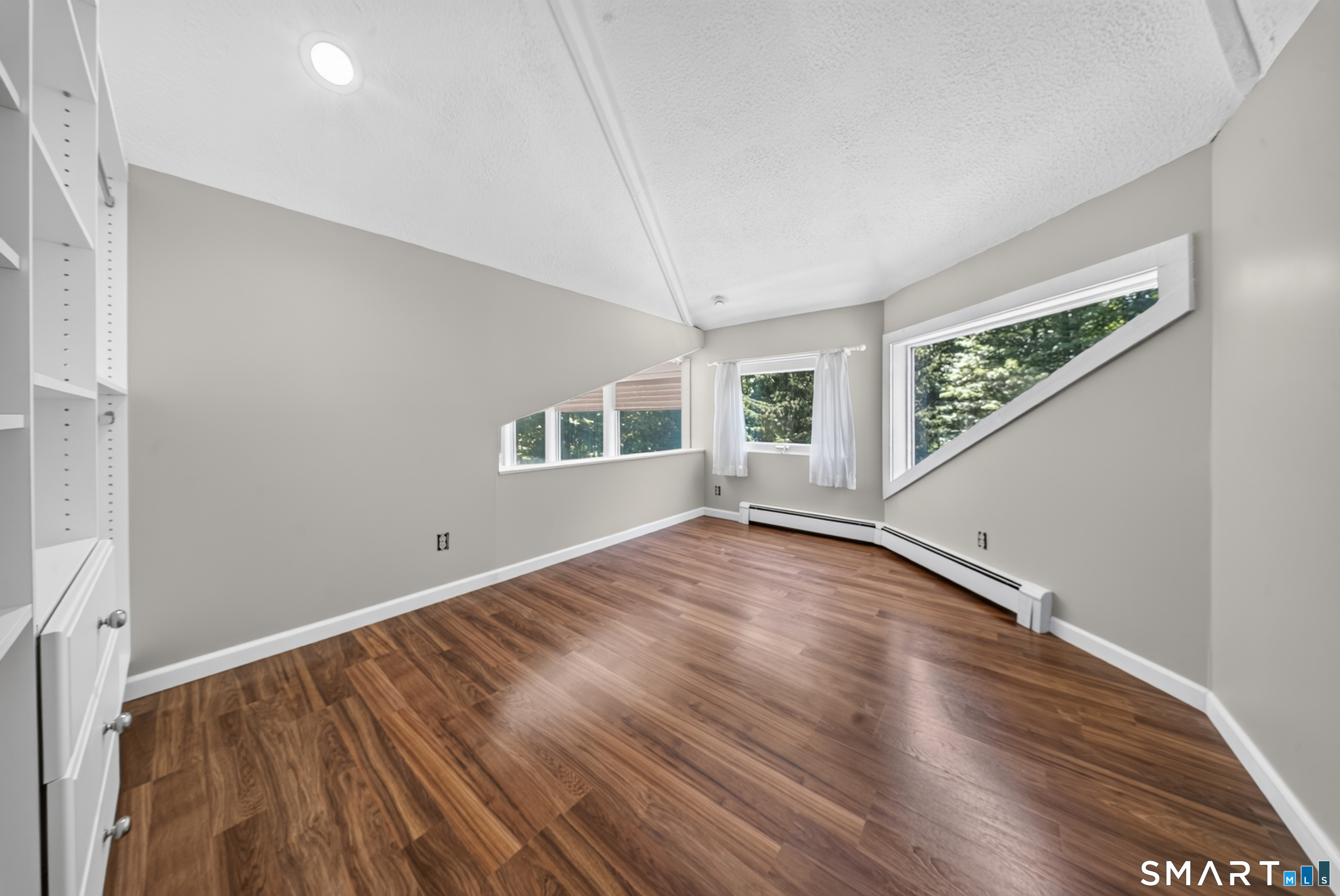 119 Peaceable Street Redding, CT 06896 - Photo 17 of 40