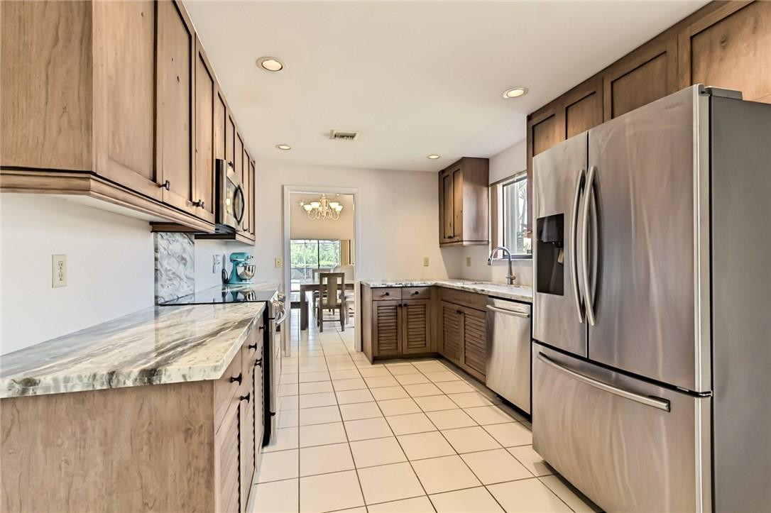 23376 Water Circle, Unit 23376 Boca Raton, FL 33486 - Photo 7 of 27 Photo 7