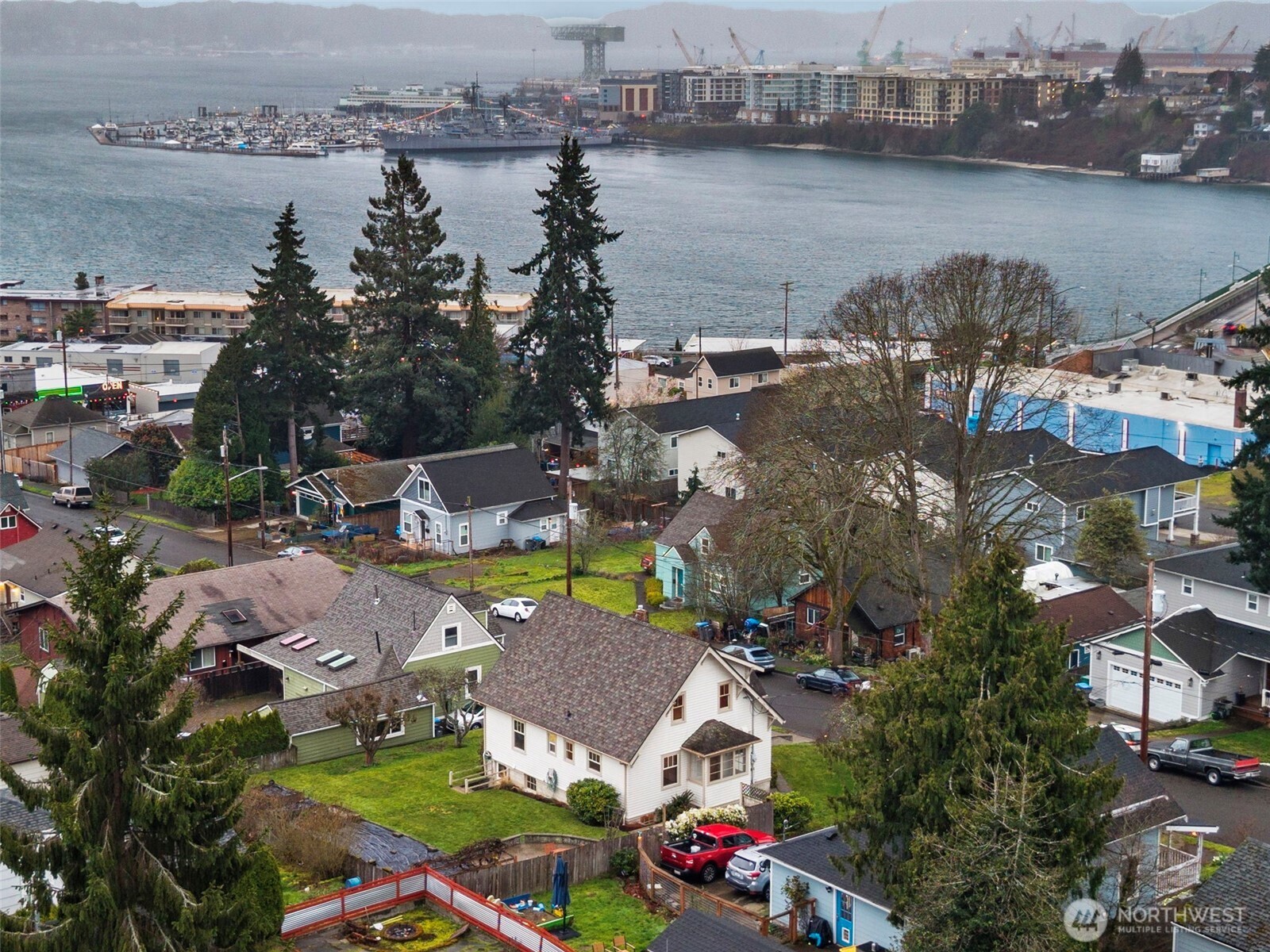 1142 Scott Avenue Bremerton, WA 98310 - Photo 2 of 38