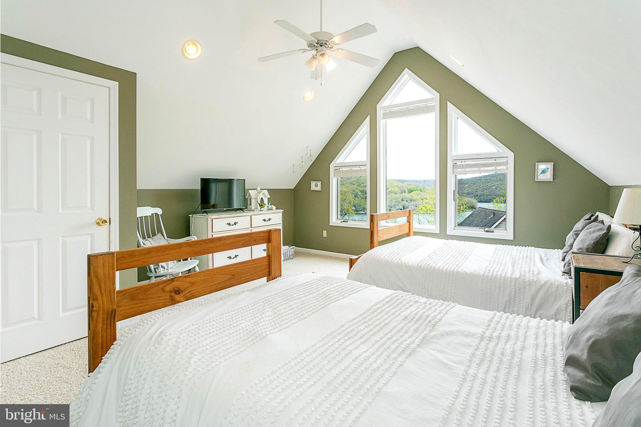 175 Roman Ridge Road, Unit 15 Oakland, MD 21550 - Photo 38 of 55 Fourth level bedroom