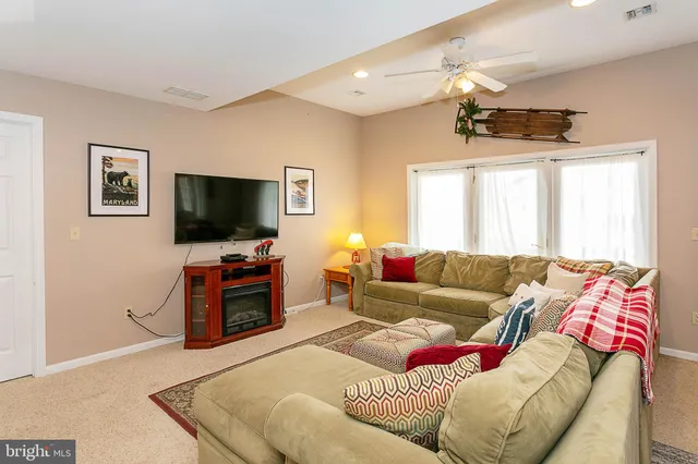 $537,500 | 175 Roman Ridge Road, Unit 15, Oakland, MD 21550