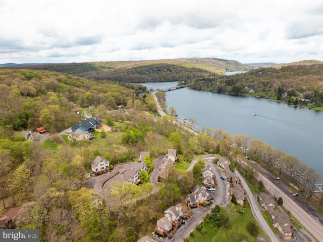 $537,500 | 175 Roman Ridge Road, Unit 15, Oakland, MD 21550