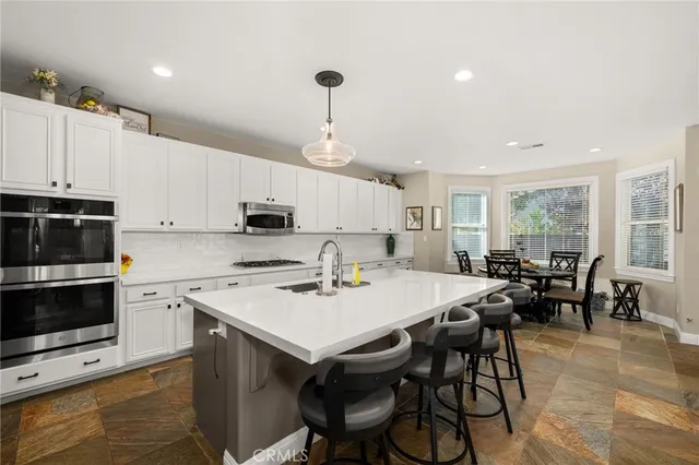 $945,000 | 32685 Blue Mist Way, Wildomar, CA 92595