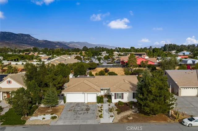 $945,000 | 32685 Blue Mist Way, Wildomar, CA 92595