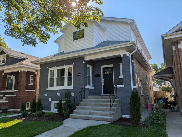 $869,000 | 6109 West Berenice Avenue, Chicago, IL 60634