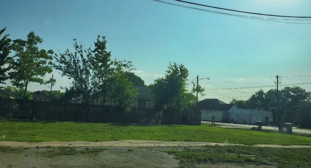 3014 Ennis Street Houston, TX 77004 - Photo 3 of 3 a view of a field with a yard