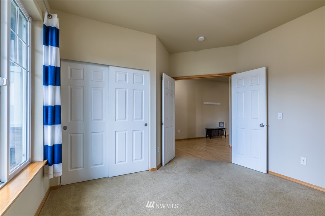 7253 Radius Loop Southeast Lacey, WA 98513 - Photo 4 of 25 Gallery Image 4
