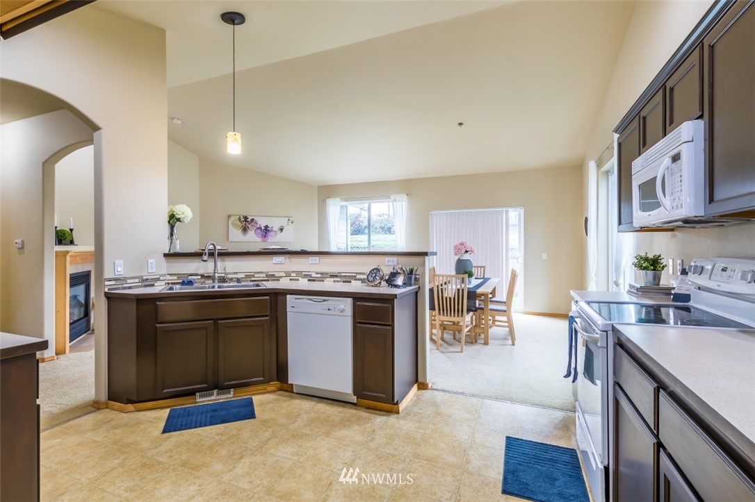 7253 Radius Loop Southeast Lacey, WA 98513 - Photo 7 of 25 Gallery Image 7