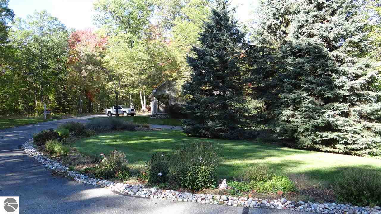 6131 South Betsie River Road Interlochen, MI 49643 - Photo 18 of 31 1745950-17.JPG