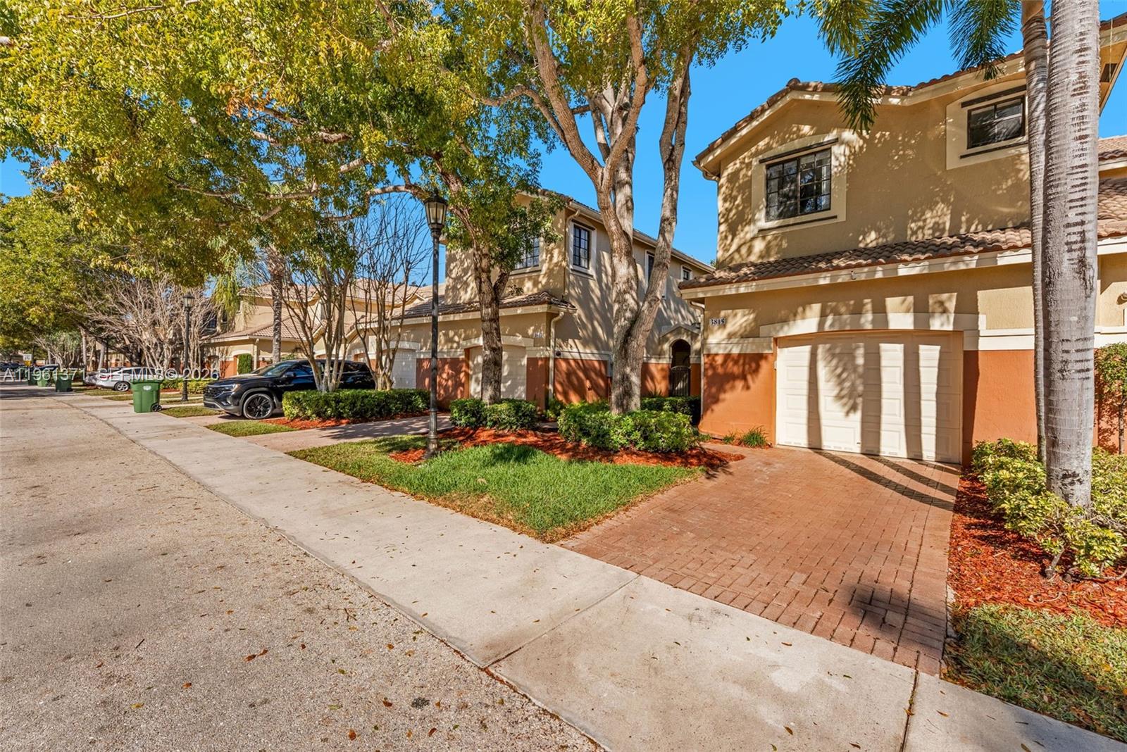 3815 Tree Top Drive Weston, FL 33332 - Photo 3 of 39