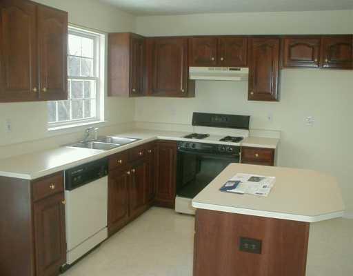554 Meade Drive McKees Rocks, PA 15136 - Photo 6 of 8 Kitchen.