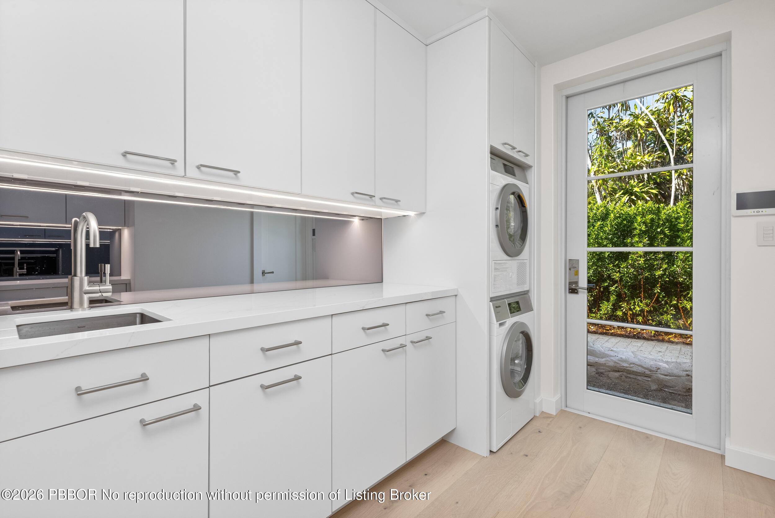 301 Plantation Road Palm Beach, FL 33480 - Photo 73 of 84 Laundry 1