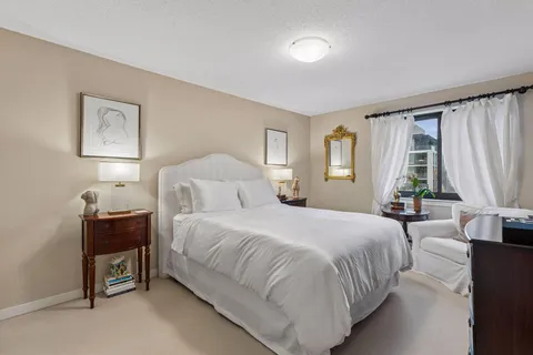 $395,000 | 48 Groveland Terrace, Unit 313, Minneapolis, MN 55403