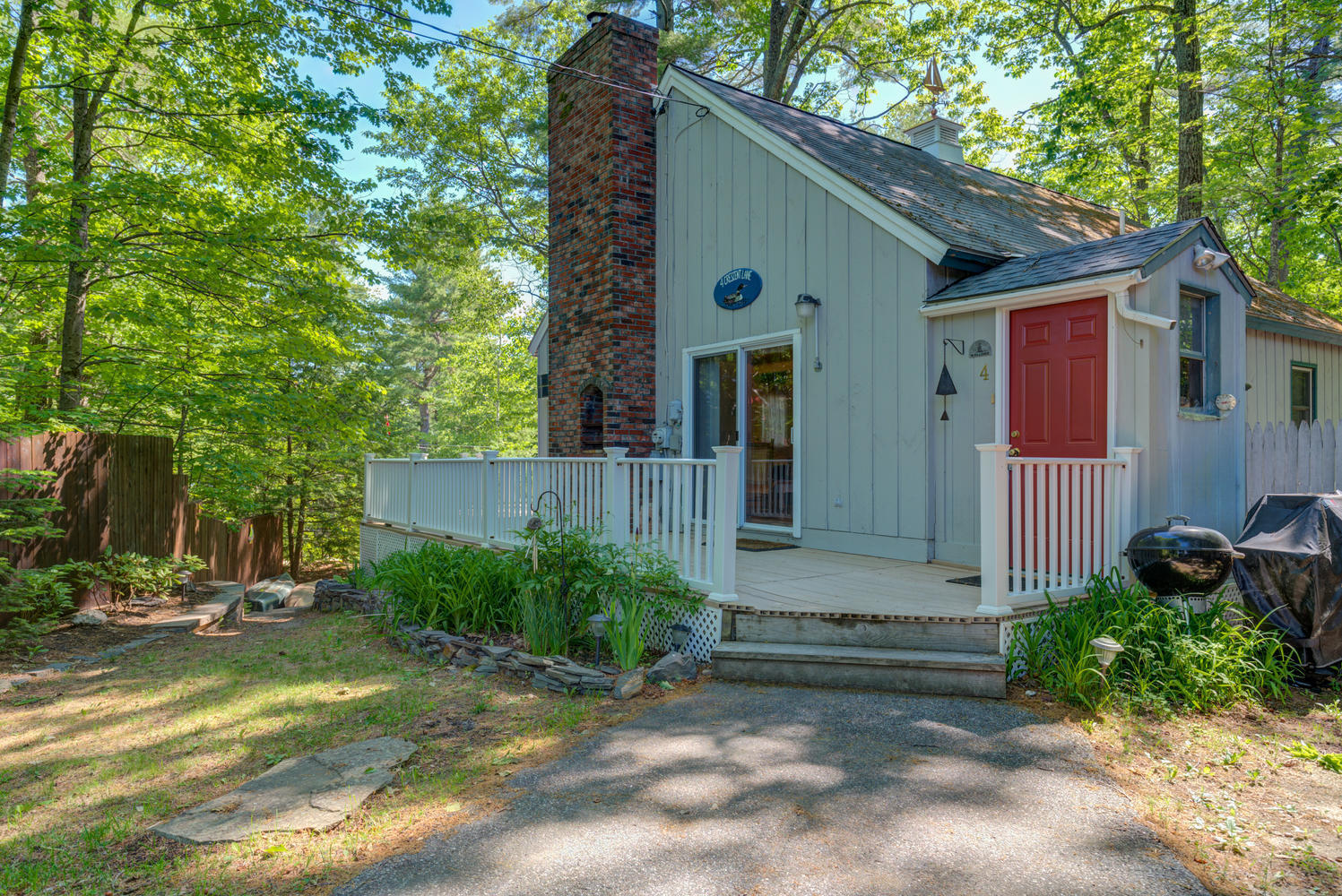 4 Crescent Lane Raymond, ME 04071 - Photo 7 of 56 4 Crescent Ln Raymond ME 04071-large-004