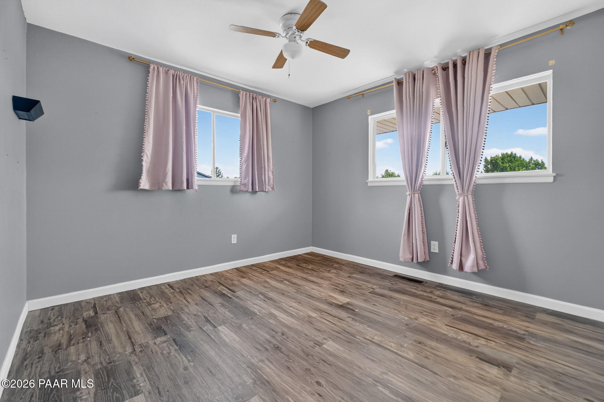 544 Roma Avenue Prescott, AZ 86301 - Photo 18 of 39 Upstairs Bedroom 2