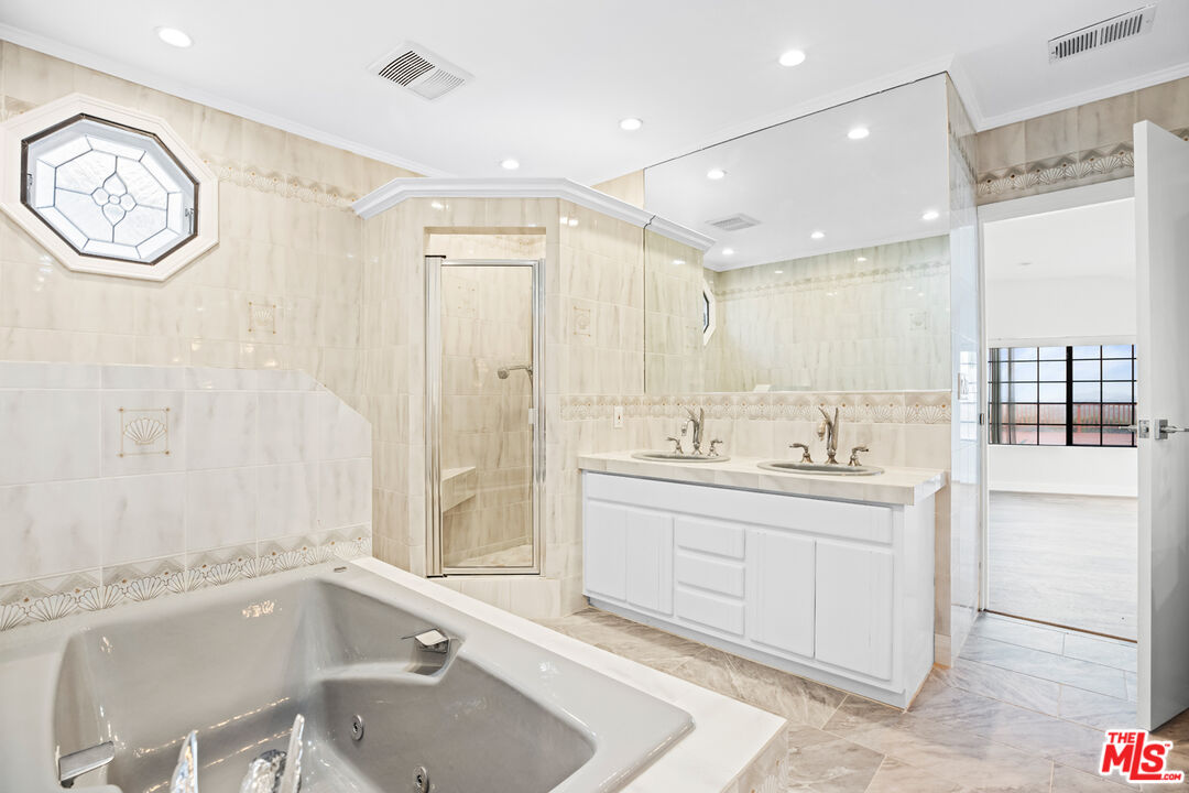 2254 Stradella Road Los Angeles, CA 90077 - Photo 20 of 27
