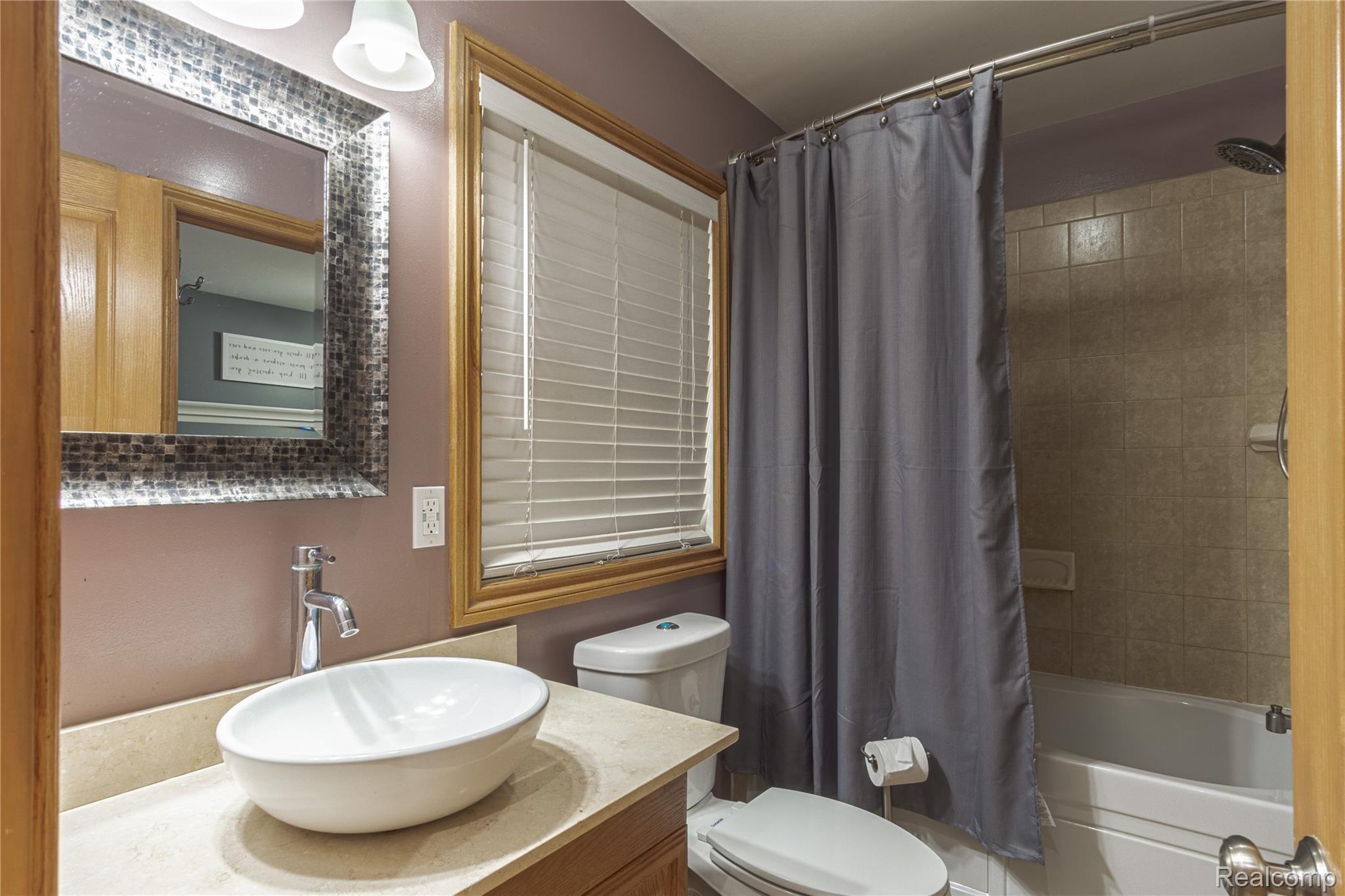 15260 Murray Road Byron, MI 48418 - Photo 13 of 33 Interiors (18 of 45).jpg