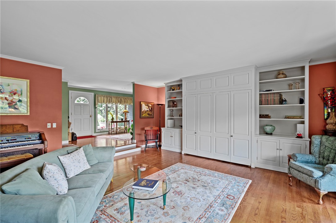 38 Beacon Avenue Warwick, RI 02889 - Photo 11 of 44