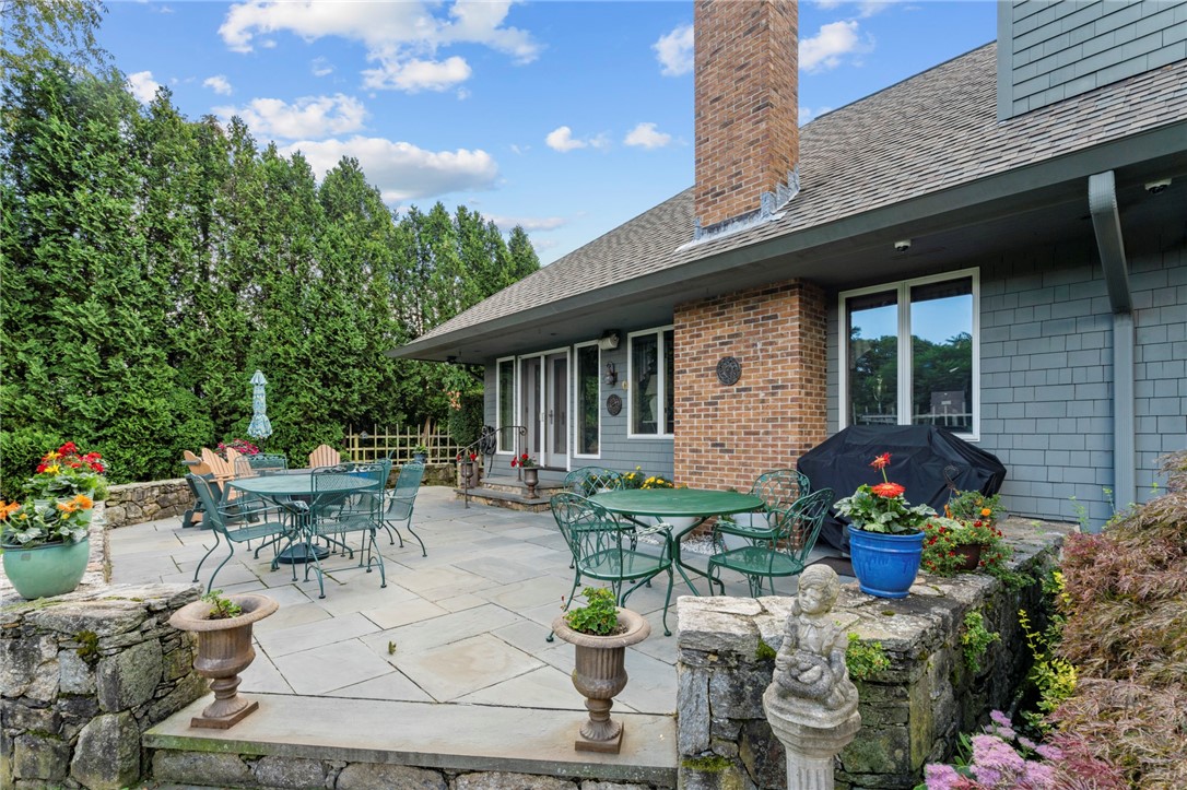 38 Beacon Avenue Warwick, RI 02889 - Photo 14 of 44