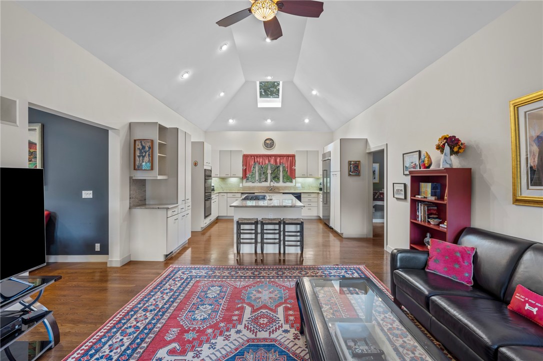 38 Beacon Avenue Warwick, RI 02889 - Photo 15 of 44