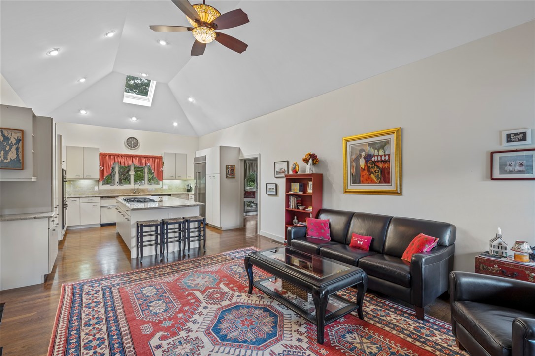 38 Beacon Avenue Warwick, RI 02889 - Photo 16 of 44