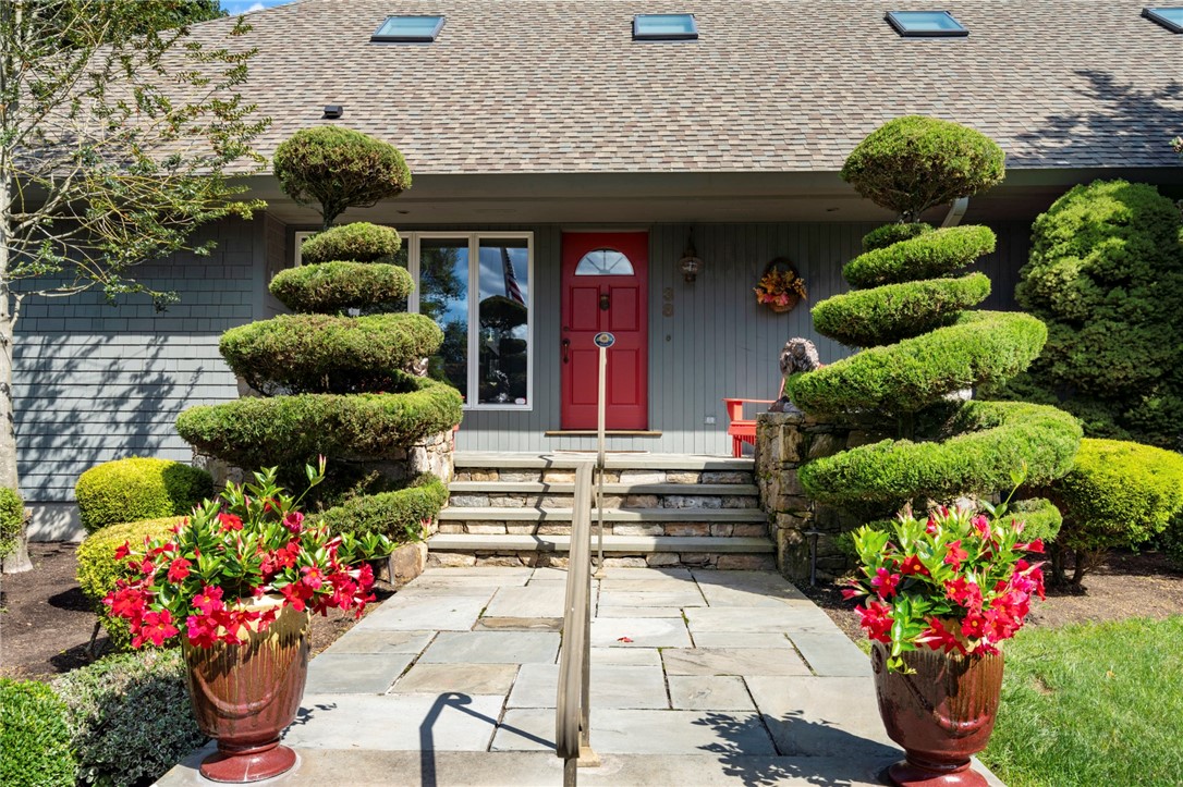 38 Beacon Avenue Warwick, RI 02889 - Photo 34 of 44