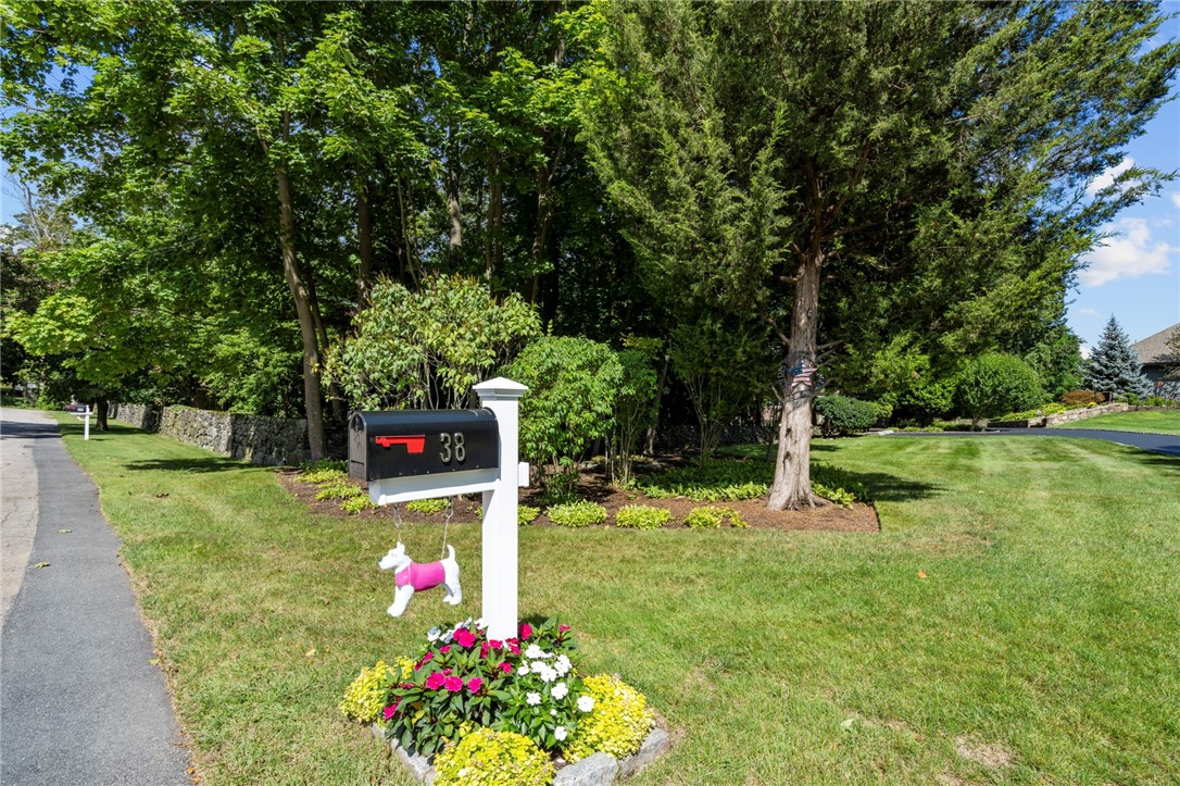 38 Beacon Avenue Warwick, RI 02889 - Photo 35 of 44