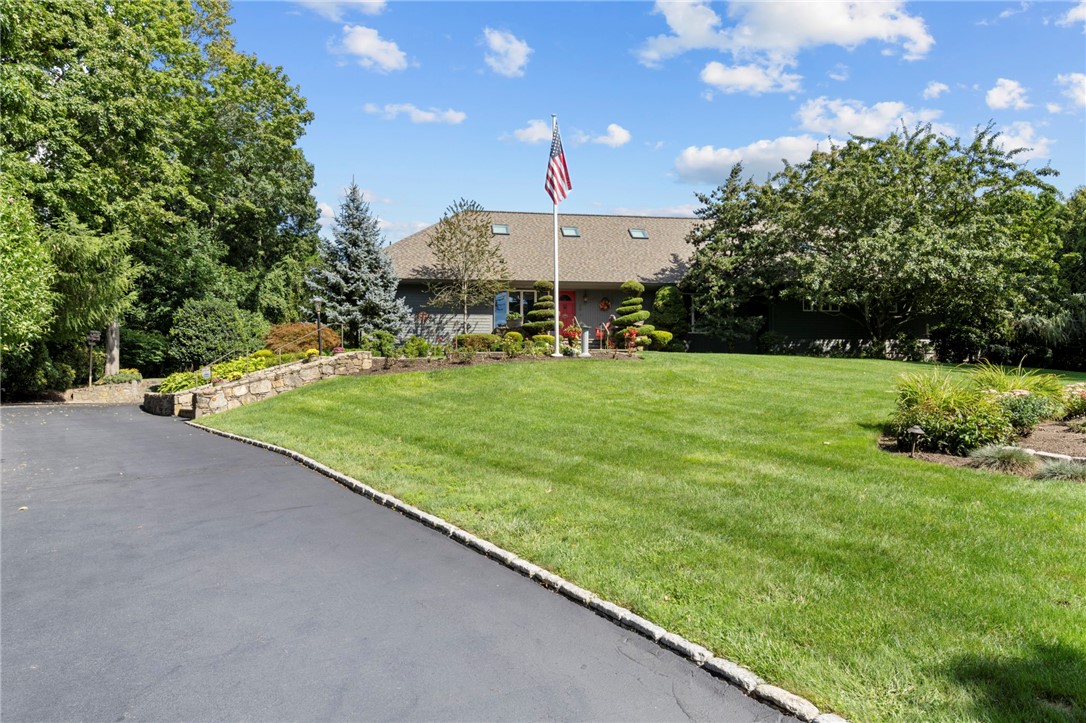 38 Beacon Avenue Warwick, RI 02889 - Photo 4 of 44