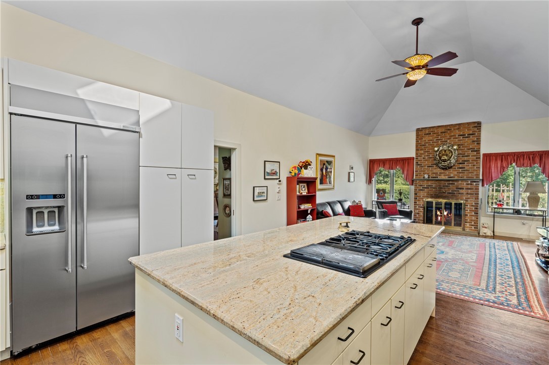 38 Beacon Avenue Warwick, RI 02889 - Photo 7 of 44