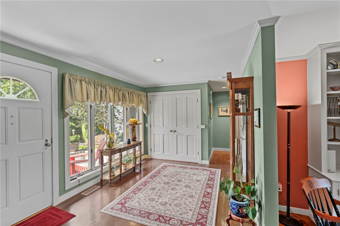 38 Beacon Avenue Warwick, RI 02889 - Photo 8 of 44