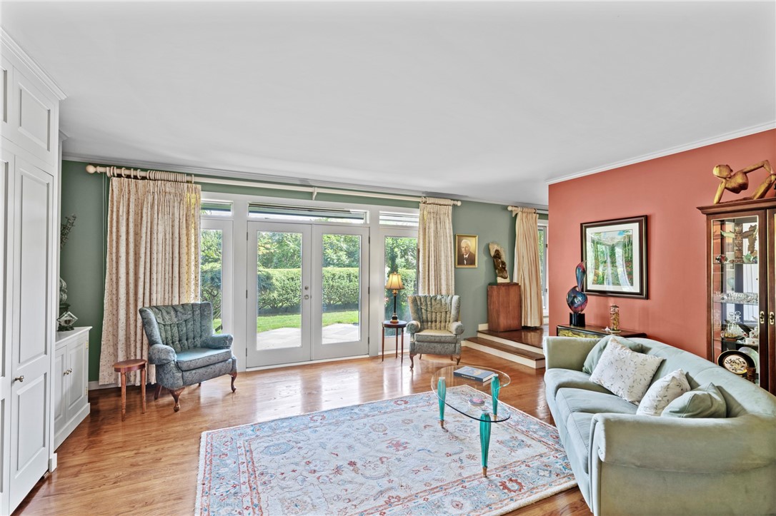 38 Beacon Avenue Warwick, RI 02889 - Photo 9 of 44