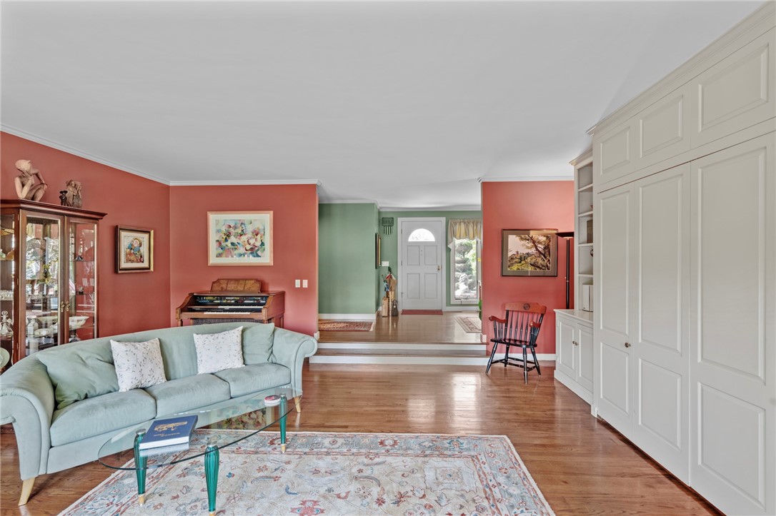 38 Beacon Avenue Warwick, RI 02889 - Photo 10 of 44